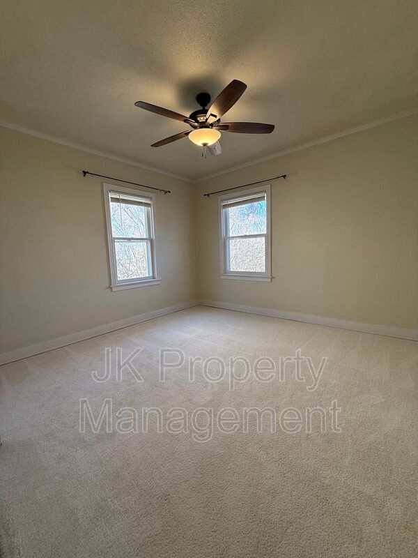 Building Photo - 2716 Central Ave