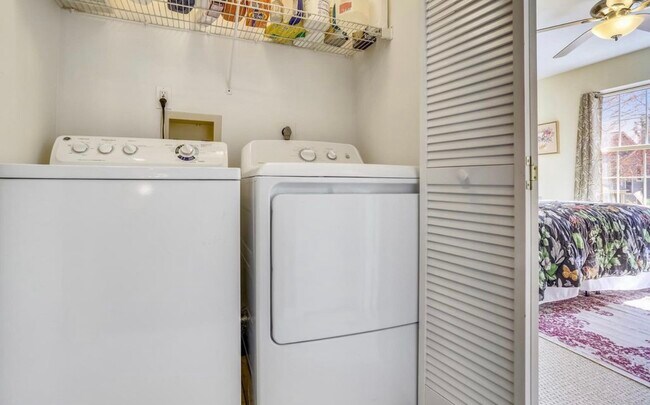 Building Photo - 980 Breakwater Dr