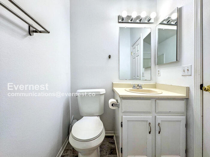 Building Photo - 9694 W Chatfield Ave