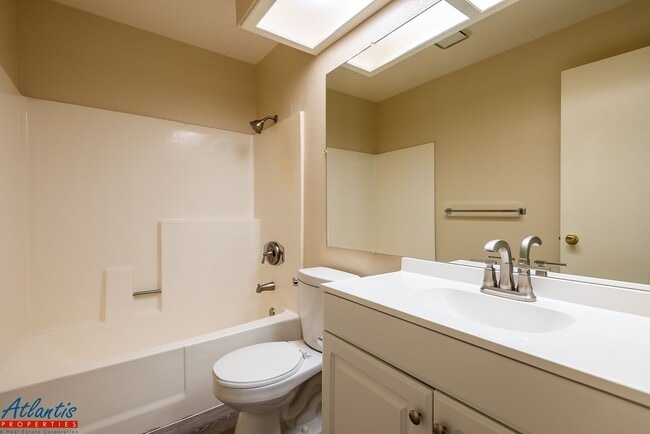 Building Photo - 1541 Shumaker Way
