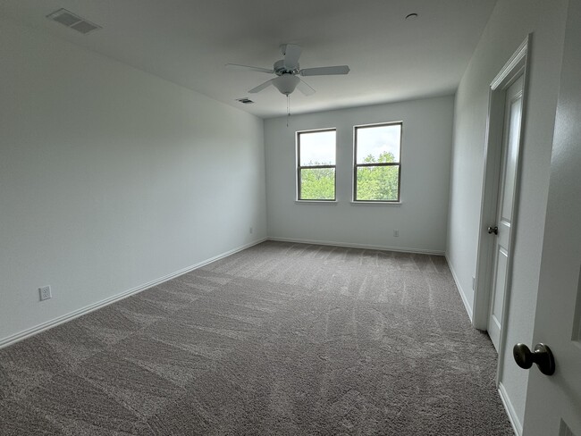 Building Photo - 6226 Baritone Ct