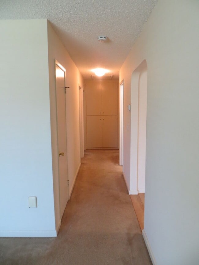 Building Photo - Fantastic Central Dublin Location!