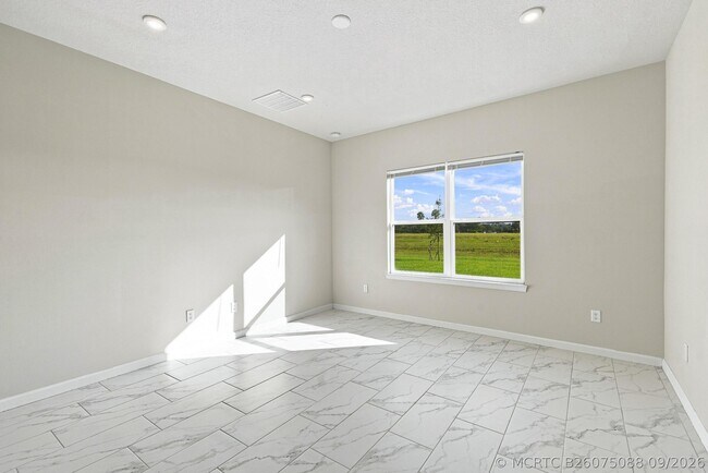 Building Photo - 10597 SW Vasari Way