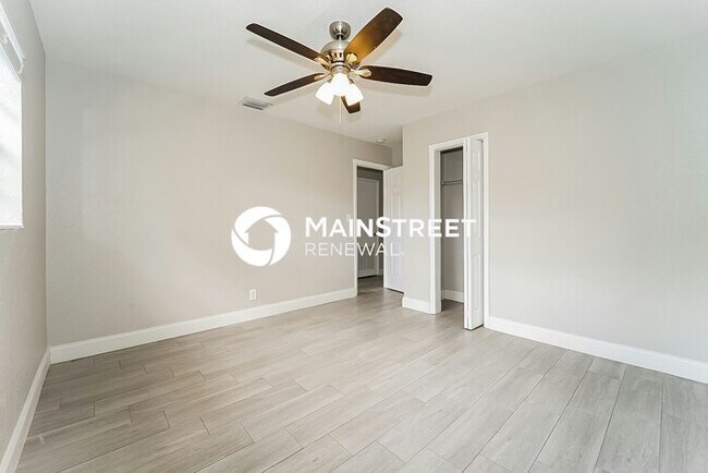 Building Photo - 2 Bedroom Pet-Friendly Home in Oakland Park, FL with Main Street Renewal