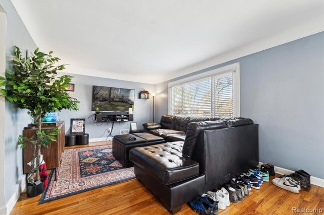 Building Photo - 452 Sunningdale Dr