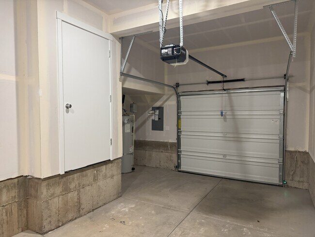 Building Photo - 15083 NW Ethel Ln