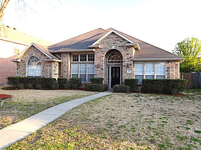 Primary Photo - 705 Longleaf Dr