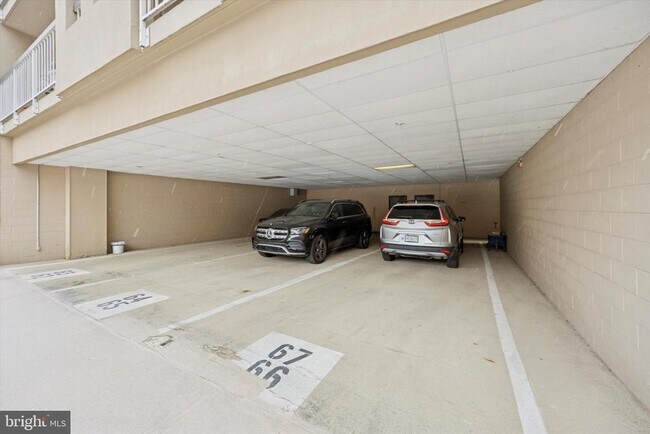 Building Photo - 1704 N Park Dr