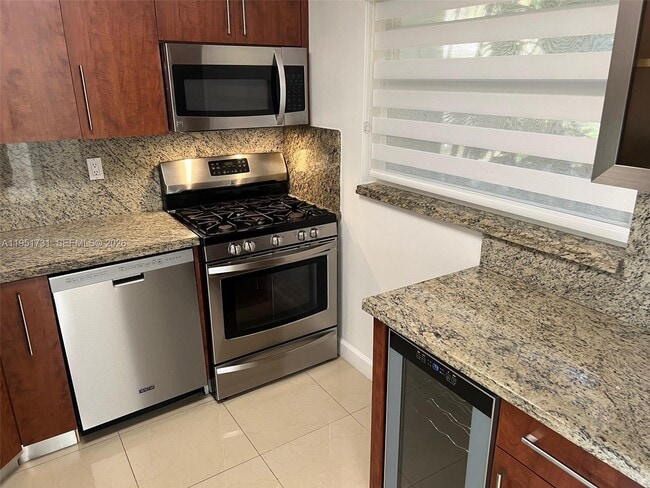 Building Photo - 13100 SW 92nd Ave