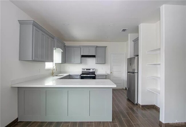 Building Photo - 3012 W Sandlewood St