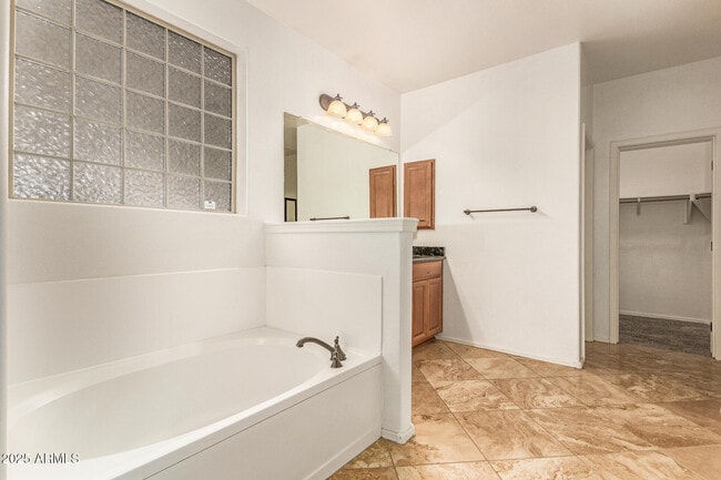 Building Photo - 9228 W Black Hill Rd