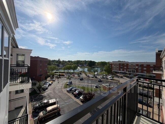 Building Photo - 670 Town Center Dr