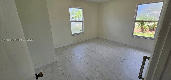 Building Photo - 442 NE Elmore St