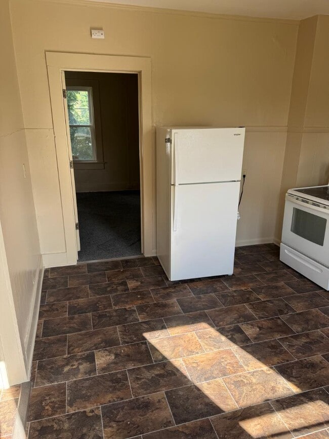 Building Photo - 1023 Pearl St