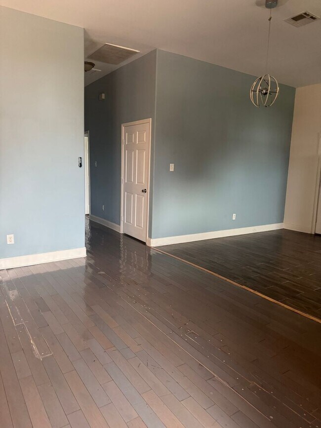Building Photo - Charming 4BR House in New Orleans