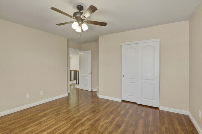 Building Photo - 4 Bedroom Home with Oversized Yard & RV Parking!