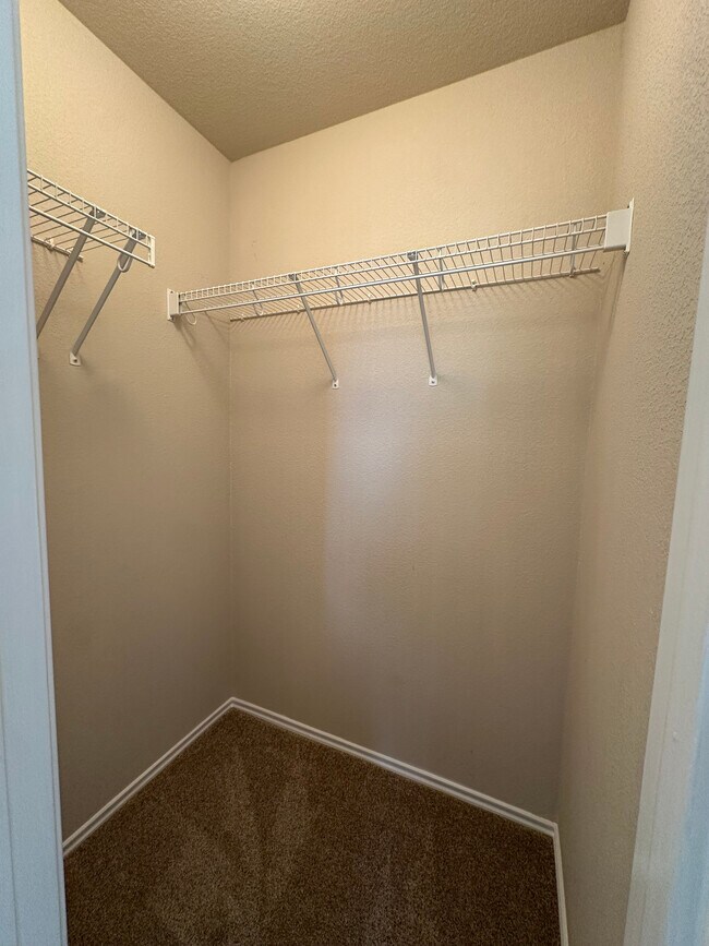 Building Photo - 2101 Charlotte Estates Dr