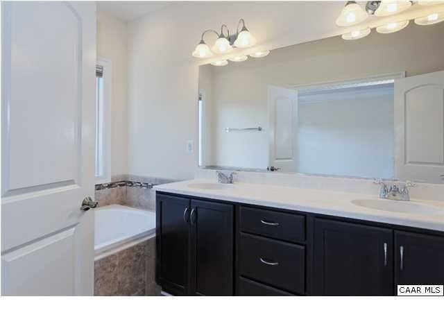 Building Photo - Templehof