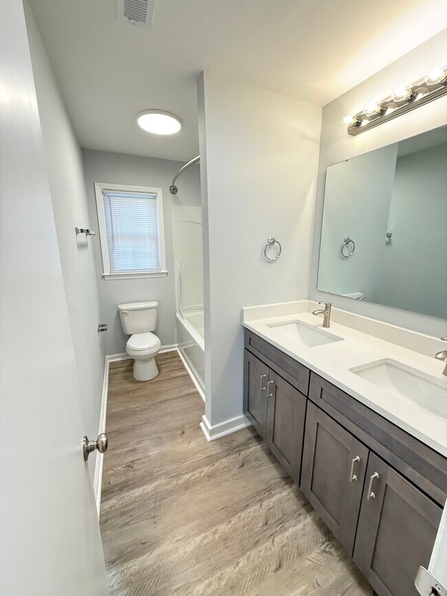 Building Photo - BIG House & BIG Fenced Yard. Plus Master Suite, Den, Shed, and More!