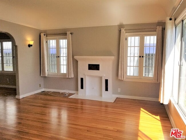 Building Photo - 329 N Ogden Dr