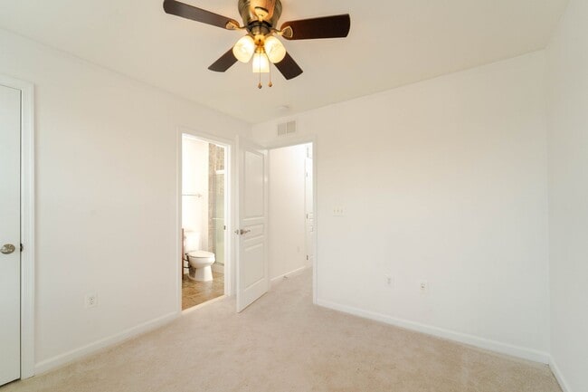 Building Photo - 8381 Scotland Loop