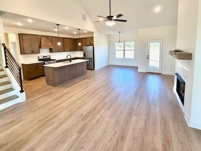 Building Photo - Now Leasing a Brand New 5-Bedroom 3 Bath Home Olive Branch