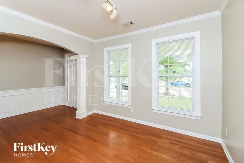 Building Photo - 2405 Langstan Ct