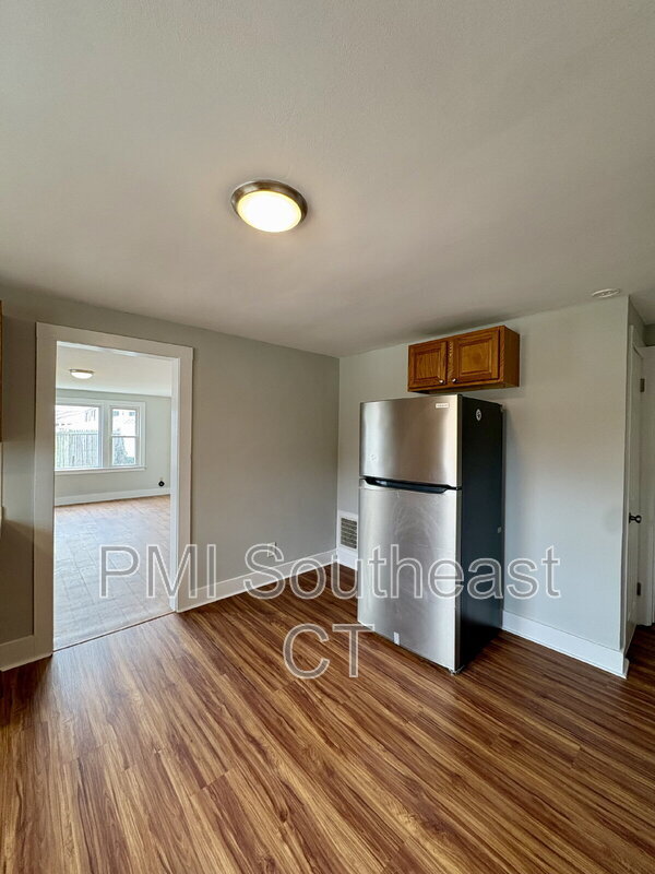 Building Photo - 41R Boston Post Rd