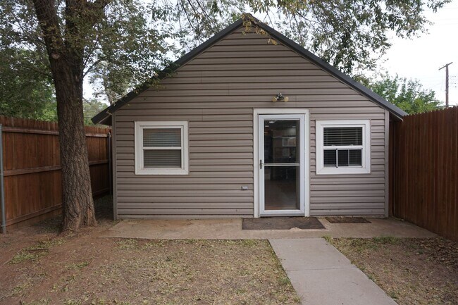 Primary Photo - 2618 22