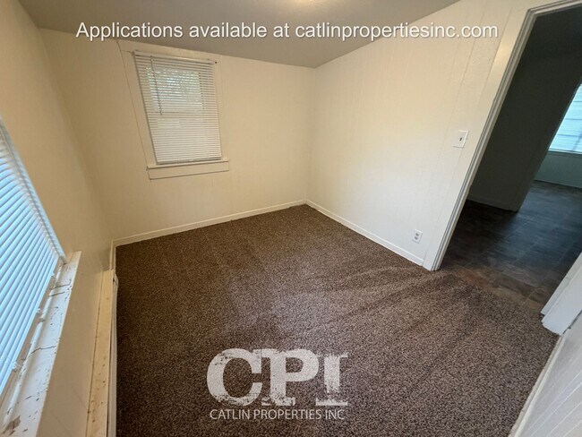 Building Photo - 332 20th Ave