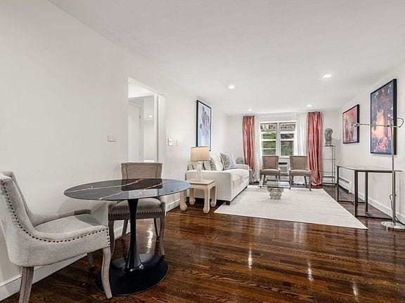 Building Photo - 8 Commonwealth Ct