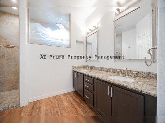 Building Photo - 7111 S 21st Dr