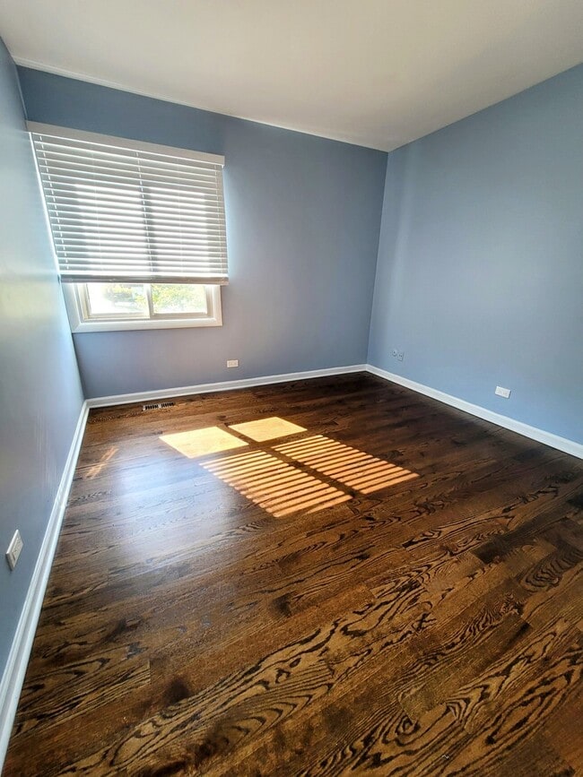 Building Photo - 109 Green Meadow Ct
