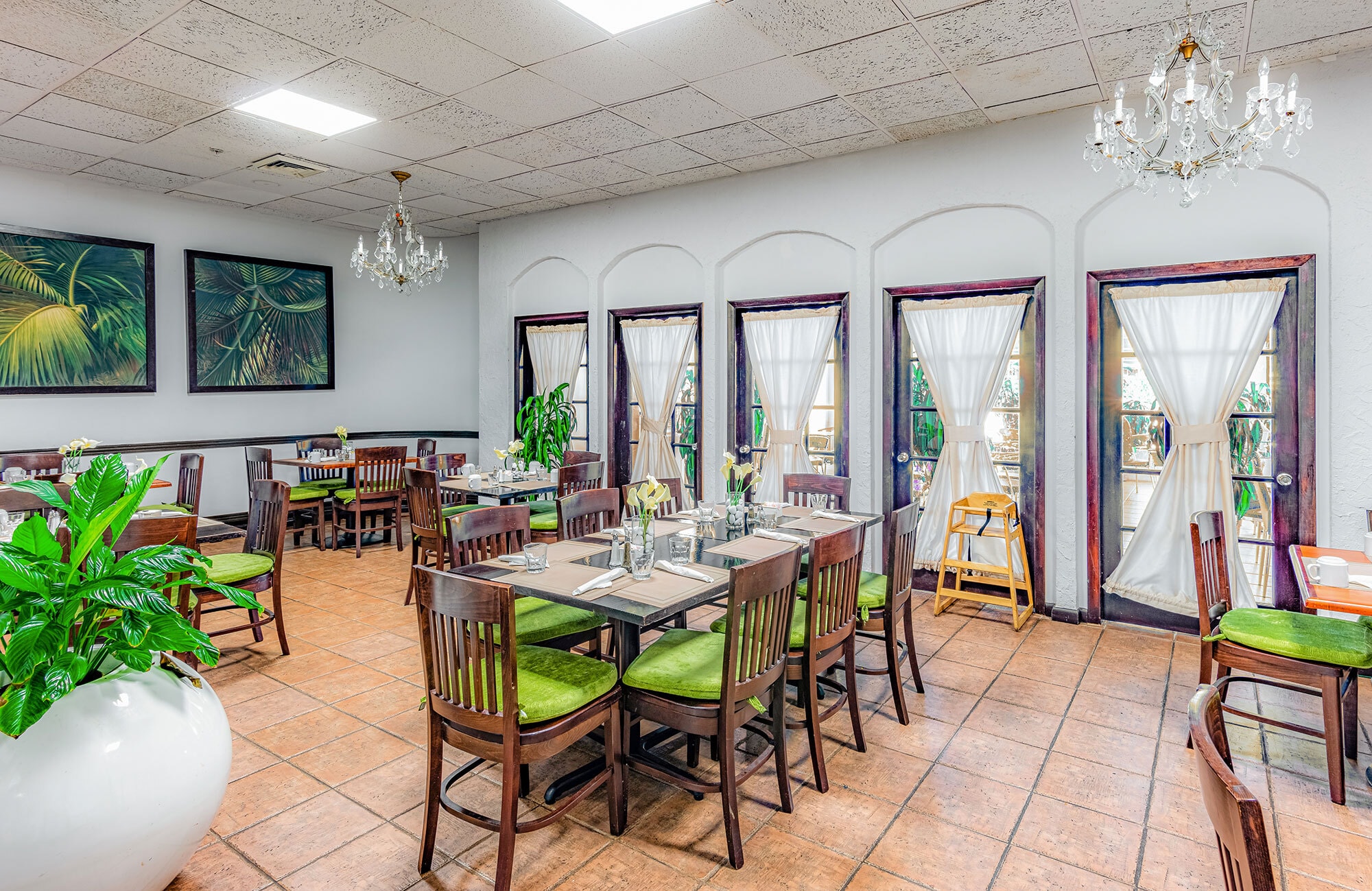 Restaurant - 5101 Collins Ave