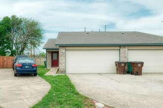 Building Photo - 1502 Zephyr Ln