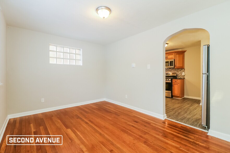 Building Photo - 3107 Elroy Ave