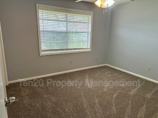 Building Photo - 6219 Stoneway Dr