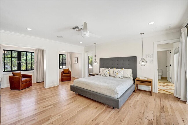 Building Photo - 2035 NE 31st Ave