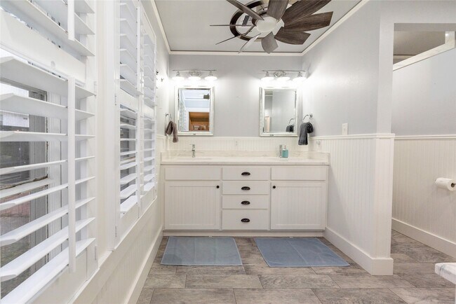 Building Photo - 4301 Avenue O