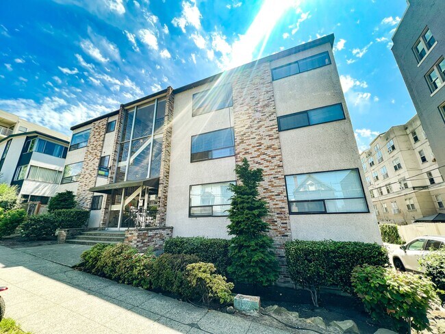Building Photo - The Caravilla
