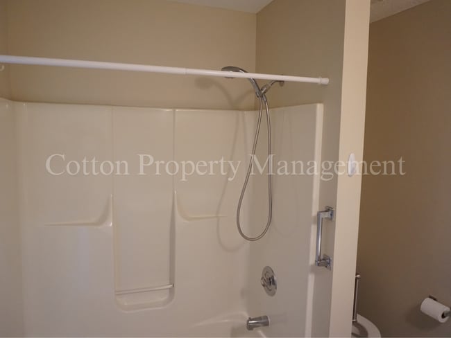 Building Photo - 2BR/2BA- Townhome in Wilmington near Monkey Junction - $1,500/month Pet friendly*
