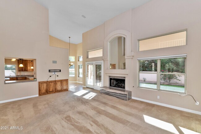 Building Photo - 1101 E Brook Hollow Dr