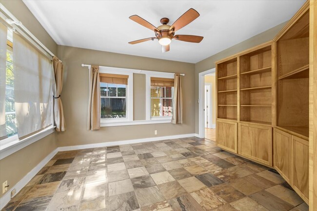 Building Photo - 255 Grant St