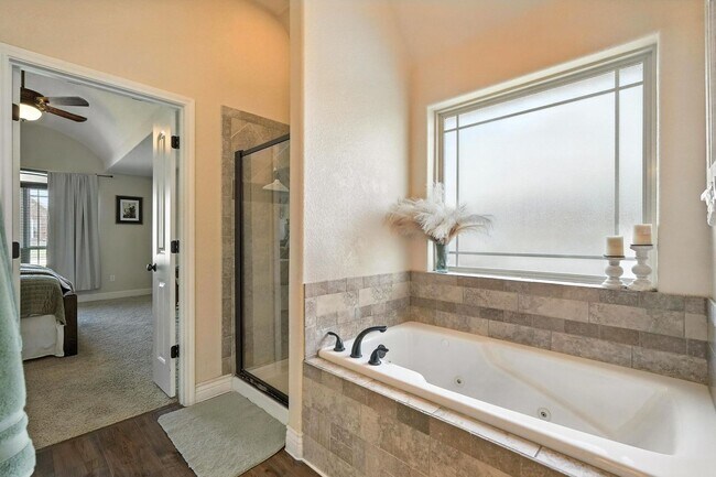 Building Photo - 7625 Tuscany Dr
