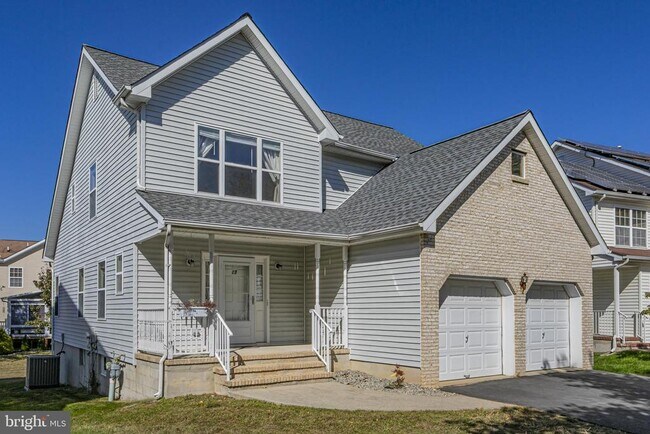 Building Photo - 27 Richards Rd