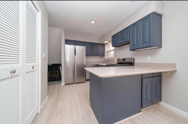 Building Photo - 3212 Lockridge Dr