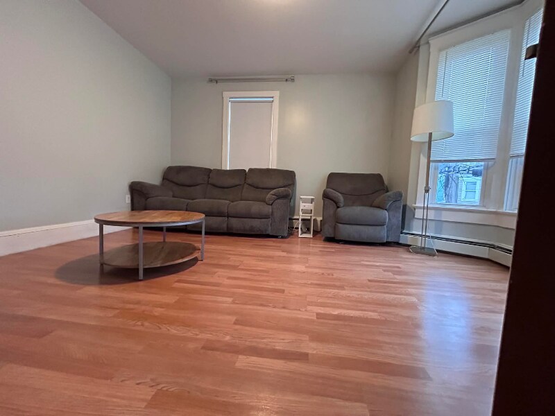 Building Photo - 219 Perkins St