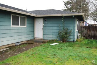 Building Photo - 2 Bedroom 1 Bath Newberg in Newberg OR