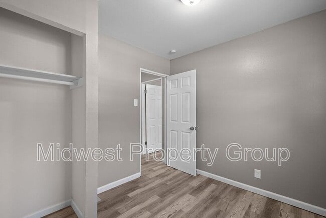 Building Photo - 23 Juno Dr