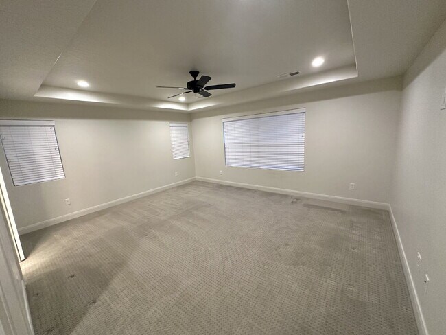 Building Photo - “St. George, Aspen Estates: 5 spacious bed...